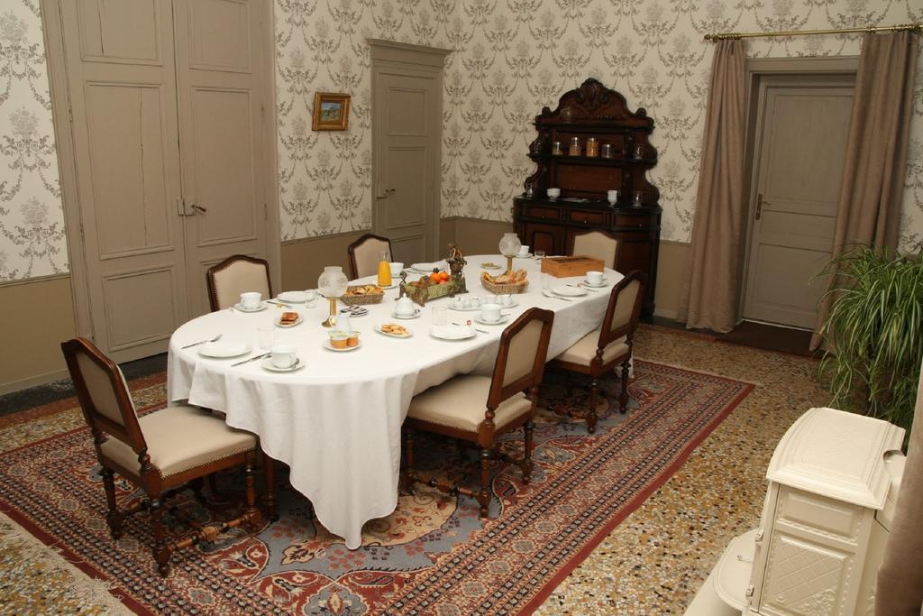 Hvad er de bedste hoteller i n\u00E6rheden af Maison de la N\u00E9gritude et des Droits de l'Homme? Champagney Eksteriør billede